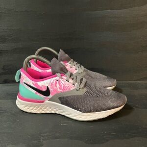 Nike Odyssey React Flyknit 2 Womens Size 7 Gray Pink Running Shoes Sneakers